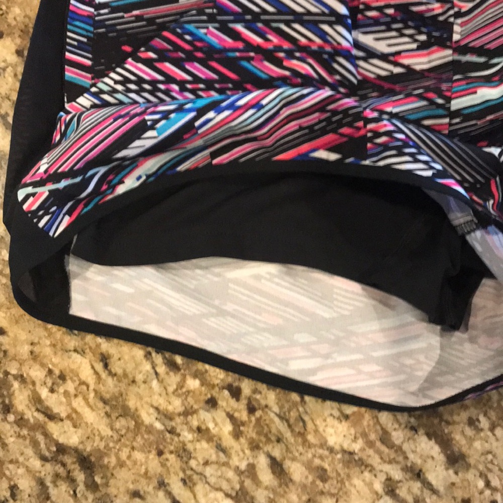 Fabletics shorts - Picture 4 of 4